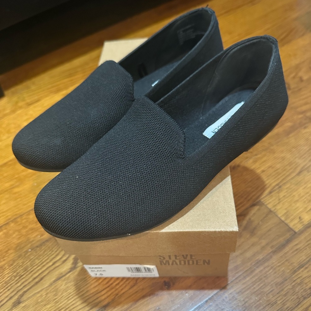 Steve Madden black Sabin flats size 7.5